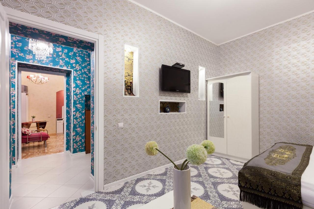 Apartments Leopolli Near Opera House Lviv Exterior photo